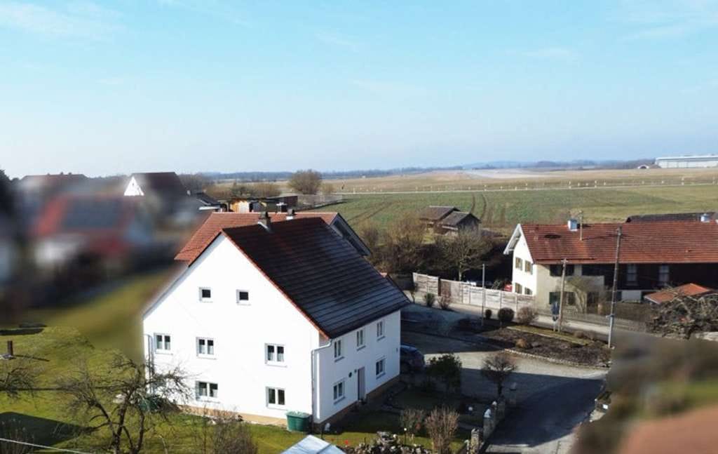 Immobilie in Penzing - Großes Bauernhaus mit Charme, Südbalkon und vielseitiger Nutzung in exzellenter Lage - Bild 0