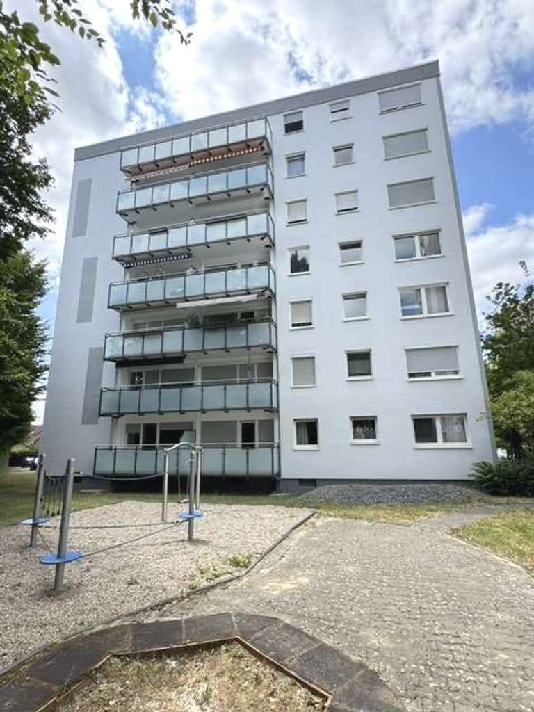 Immobilie in Steinbach - Sehr schöne, gut geschnittene 2-Zimmer-Wohnung mit schönem Blick - Bild 0