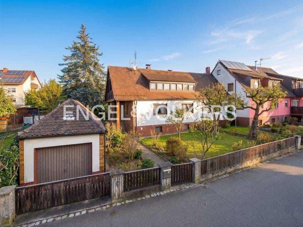 Immobilie in Großhabersdorf - Großzügiges Grundstück mit Entwicklungspotenzial in Großhabersdorf – Sanieren, Erweitern oder Neubau realisieren - Bild 0
