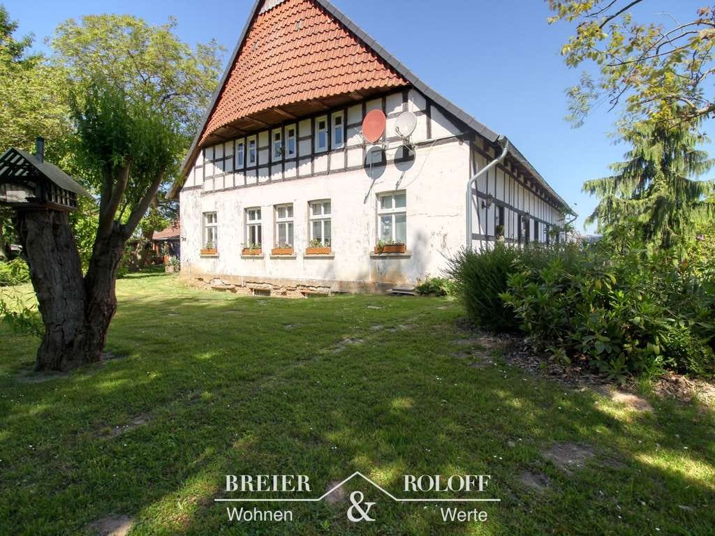 Immobilie in Minden - Historisches Fachwerkhaus mit großem Grundstück und vielseitigem Potenzial - Bild 0