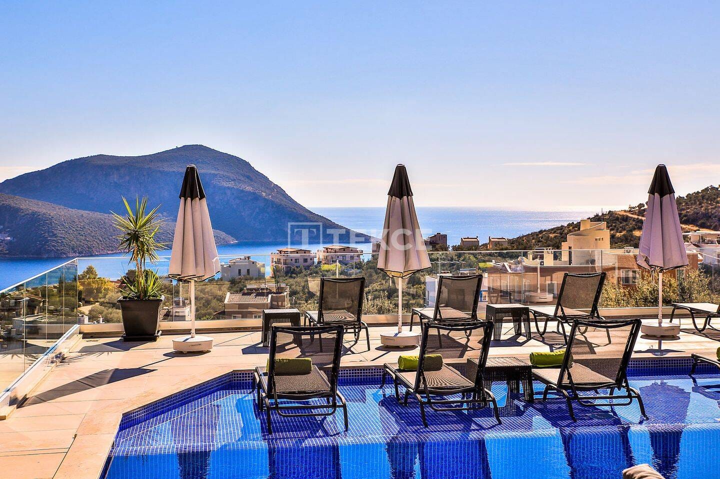 Immobilie in Paitzdorf - Luxusvilla mit großem Grundstück und Endlos-Pool in Antalya Kalkan - Bild 1