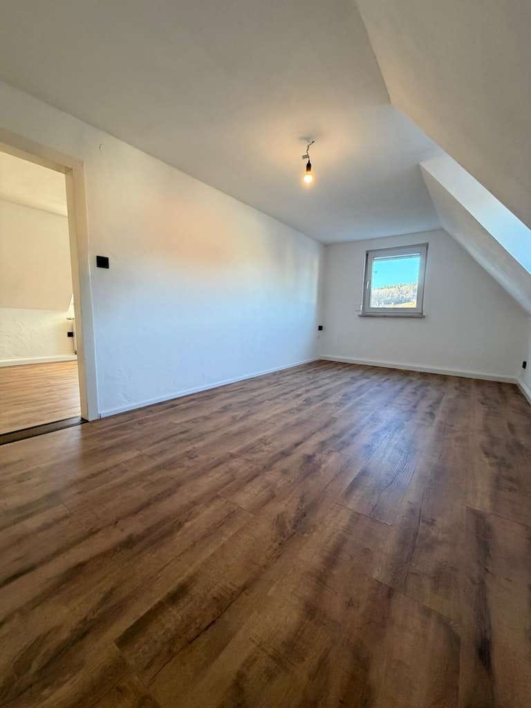 Immobilie in Windsbach - Vermietete Dachgeschosswohnung zur Kapitalanlage, Mietrendite 5,7 % - Bild 3
