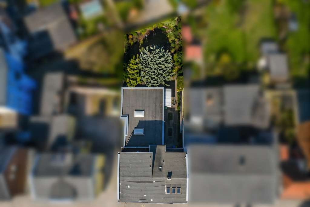 Immobilie in Schönebeck (Elbe) - Vielseitiges Wohn- und Geschäftshaus mit Entwicklungsspielraum in Schönebeck - Bild 2