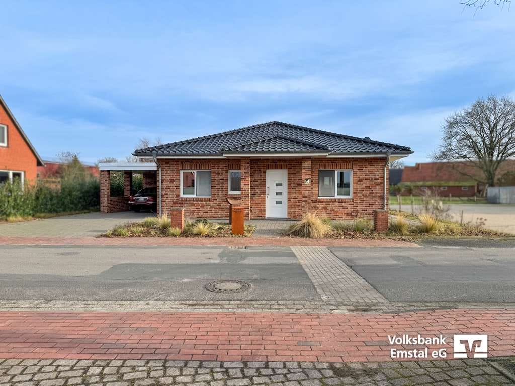 Immobilie in Sustrum - Alles auf einer Ebene: Komfortabler Bungalow mit Terrasse & Carport - Bild 1