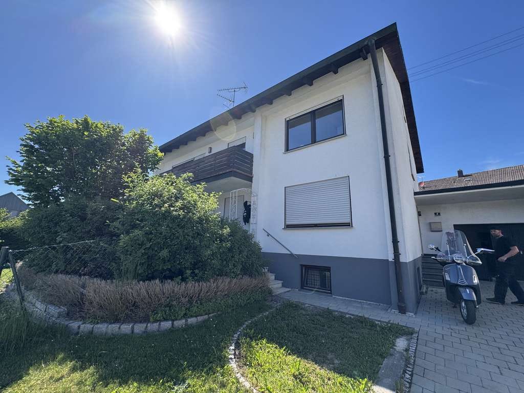 Immobilie in Weichs - Provisionsfrei: Zweifamilienhaus mit großem Grundstück in zentraler Lage von Weichs - Bild 0