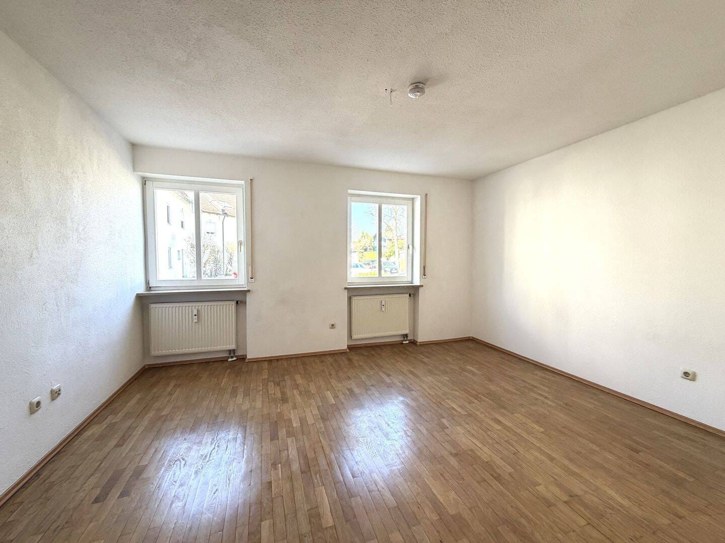 Immobilie in Garching an der Alz - +++ Barrierearm wohnen: 3-Zimmer-Erdgeschosswohnung mit Terrasse, Garten & Stellplätzen +++  - Bild 4