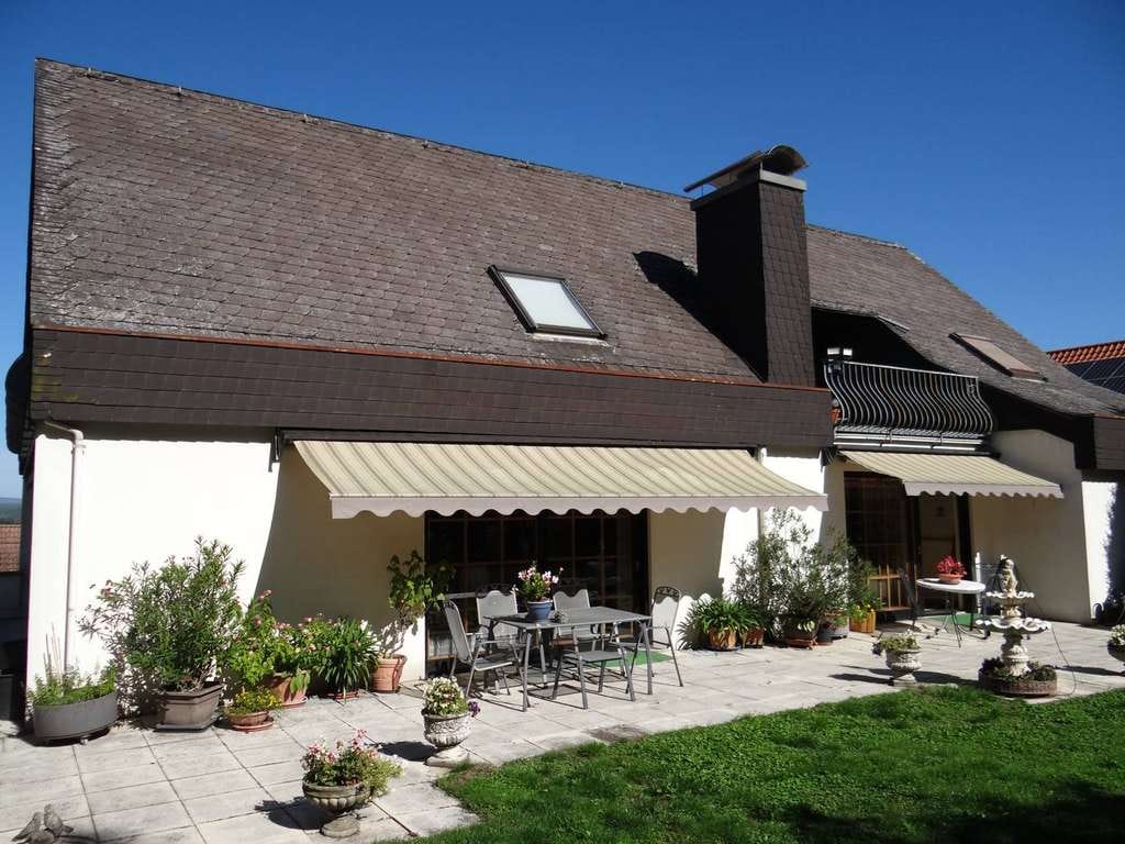 Immobilie in Bad Kissingen - Bad Kissingen/Nüdlingen, Einfamilienhaus mit sichtgeschütztem Garten und großer Garage - Bild 0
