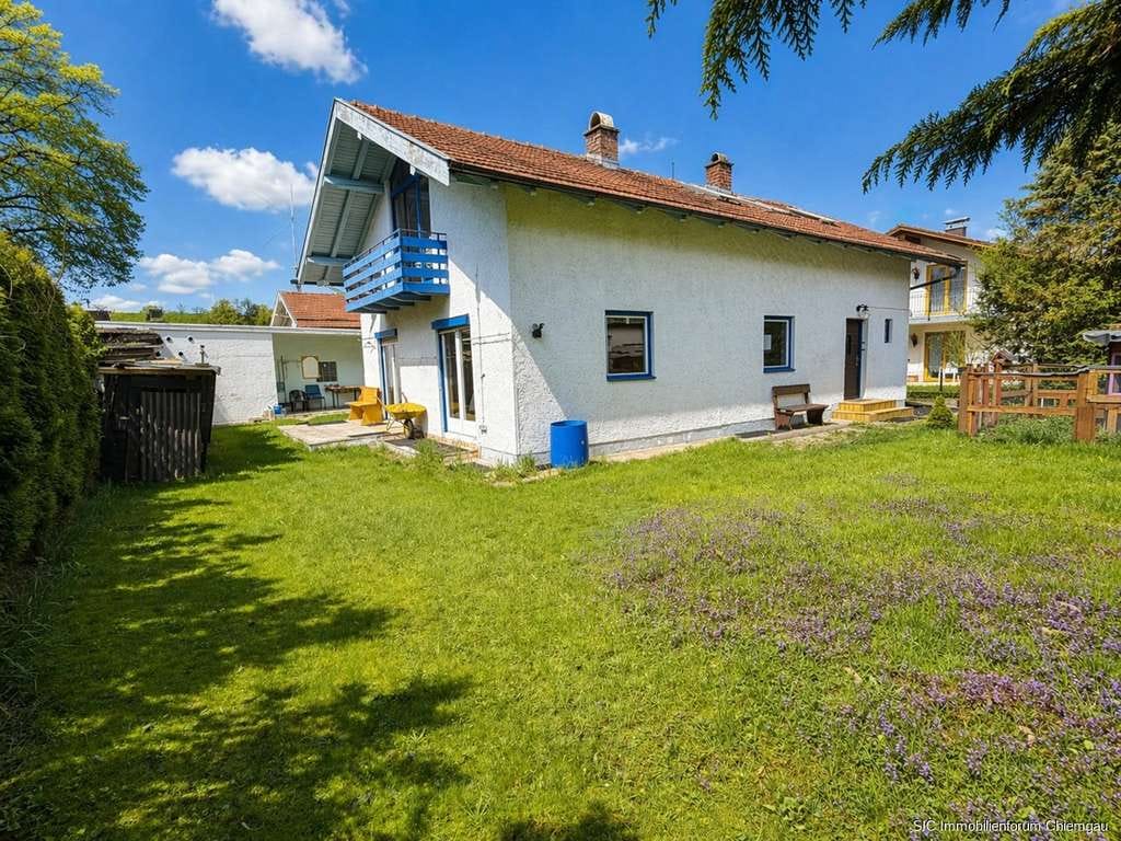 Immobilie in Altenmarkt an der Alz - Gelegenheit! Renovierungsbedürftiges Einfamilienhaus in ausgesprochen ruhiger Wohnlage von Altenmark - Bild 0