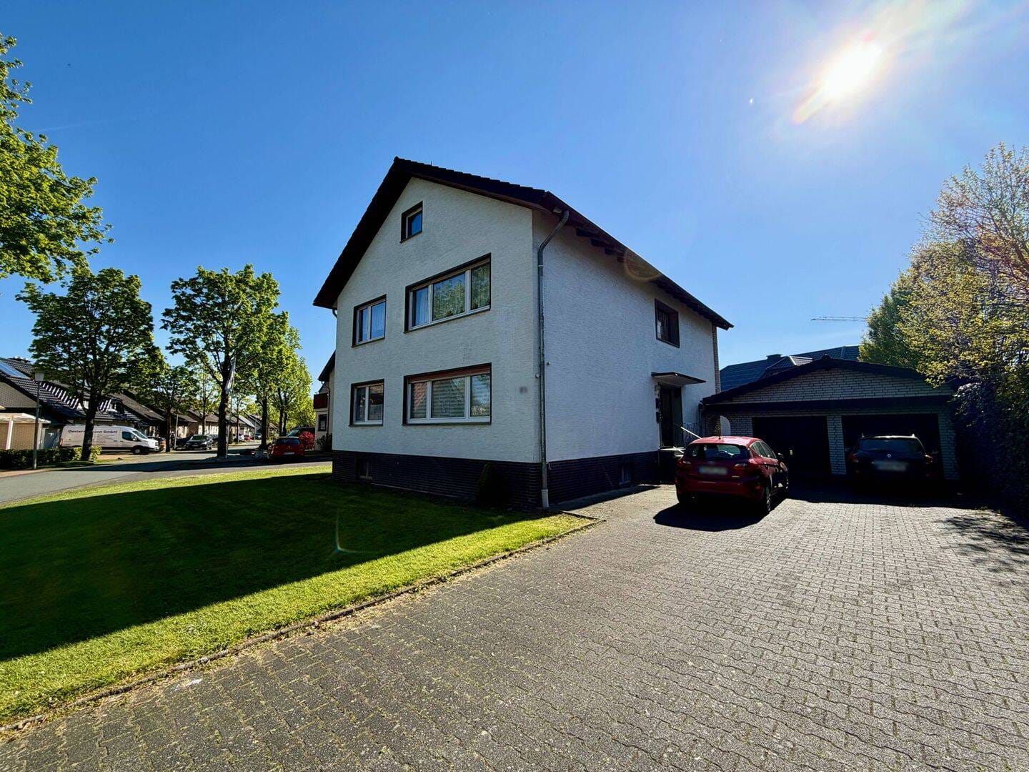 Immobilie in Delbrück - Zweifamilienhaus mit Potenzial auf großzügigem Grundstück in Delbrück / Lippling - Bild 0