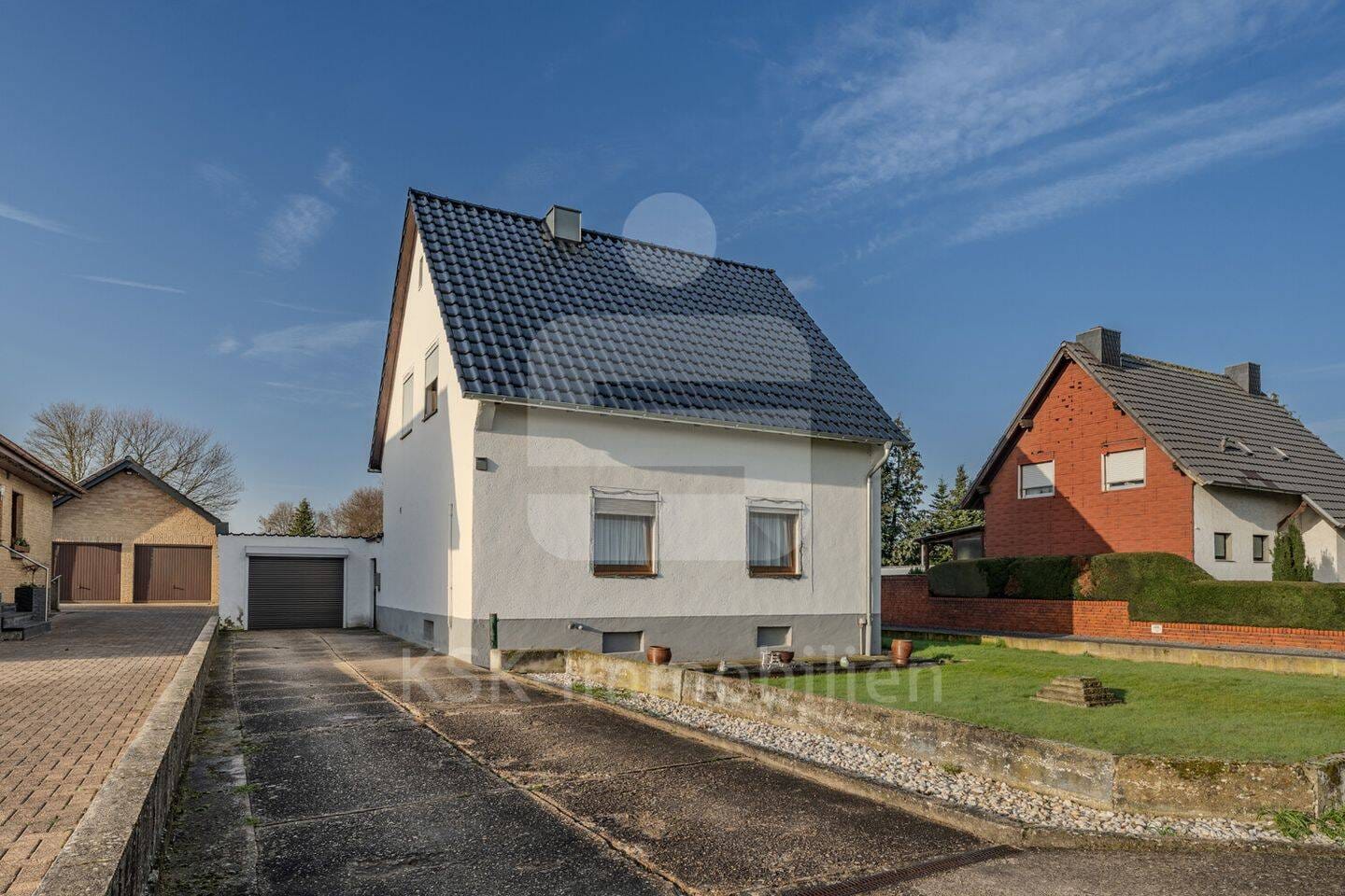 Immobilie in Zülpich - Vielseitiges Wohnhaus mit zwei Wohnebenen und großem Potenzial! - Bild 1