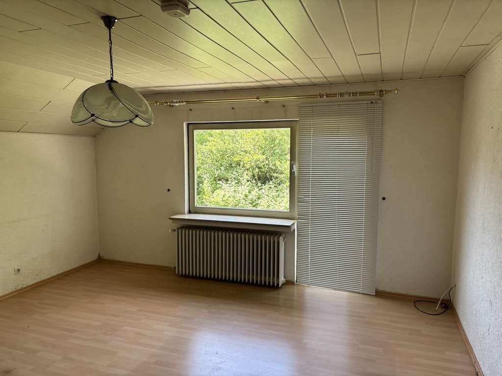 Immobilie in Elbtal - Zweifamilienhaus mit Scheune und großem Grundstück - verwirklichen sie ihre eigenen Träume - Bild 4