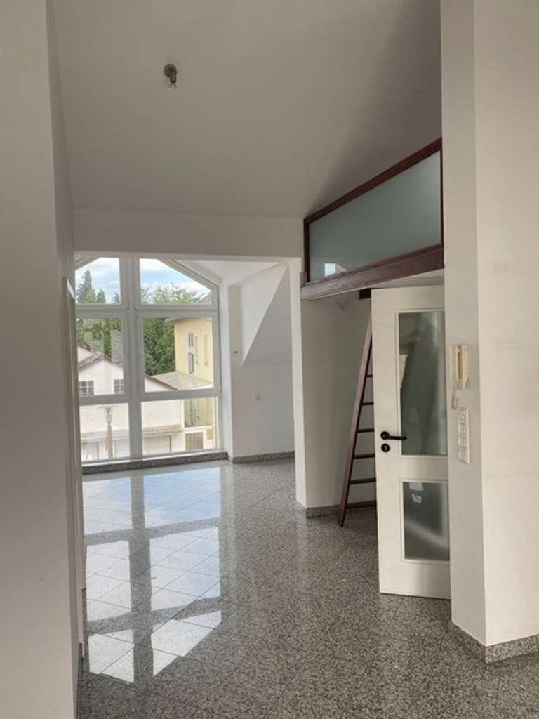 Immobilie in Niederdorfelden - Direkt vom Eigentümer - modernes Zweifamilienhaus mit Wíntergarten und 3 Tiefgaragen  - Bild 3