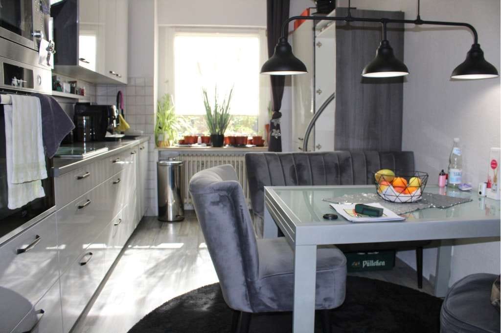 Immobilie in Solingen - ## Attraktive Kapitalanlage, gepflegtes 5-Familienhaus in ruhiger Lage von Solingen-Mitte ## - Bild 1