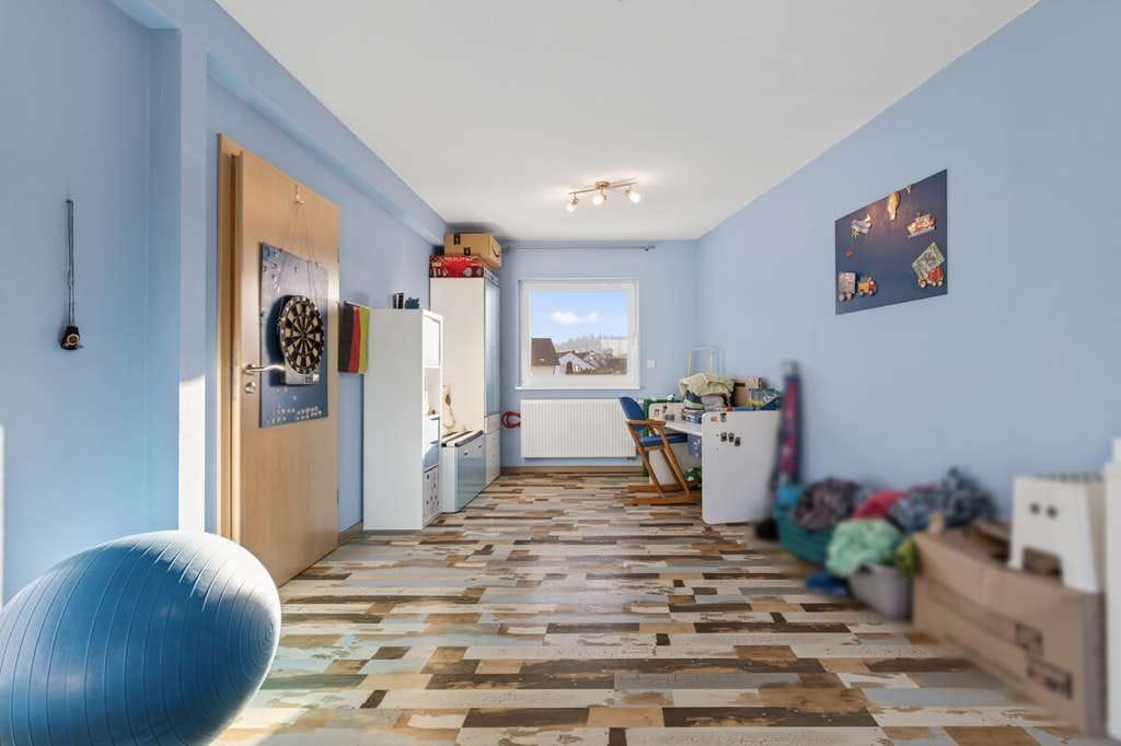 Immobilie in Straubenhardt - Ihr Familienzuhause in Ottenhausen - Gepflegtes Einfamilienhaus mit großer Terrasse - Bild 2