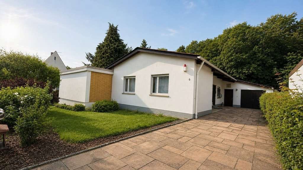 Immobilie in Kirchheimbolanden - Seltene Gelegenheit: Freistehender Bungalow auf Traumgrundstück in Kirchheimbolanden (3D Tour) - Bild 1