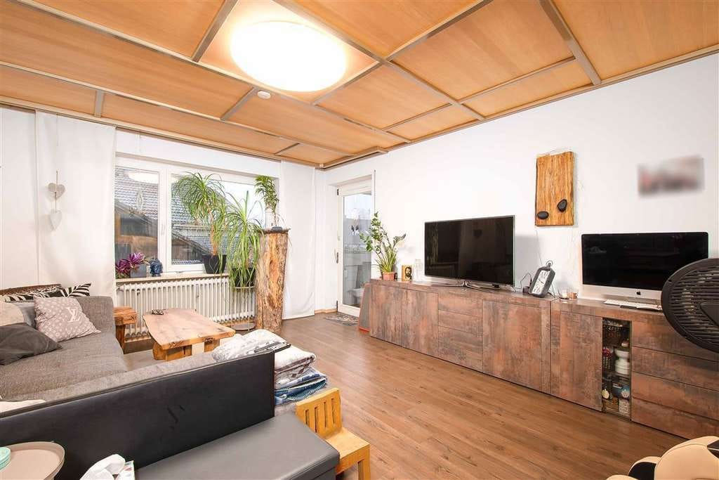 Immobilie in Germaringen - Große & helle 5-Zimmer Etagen-Wohnung im 1.Obergeschoß - Bild 1