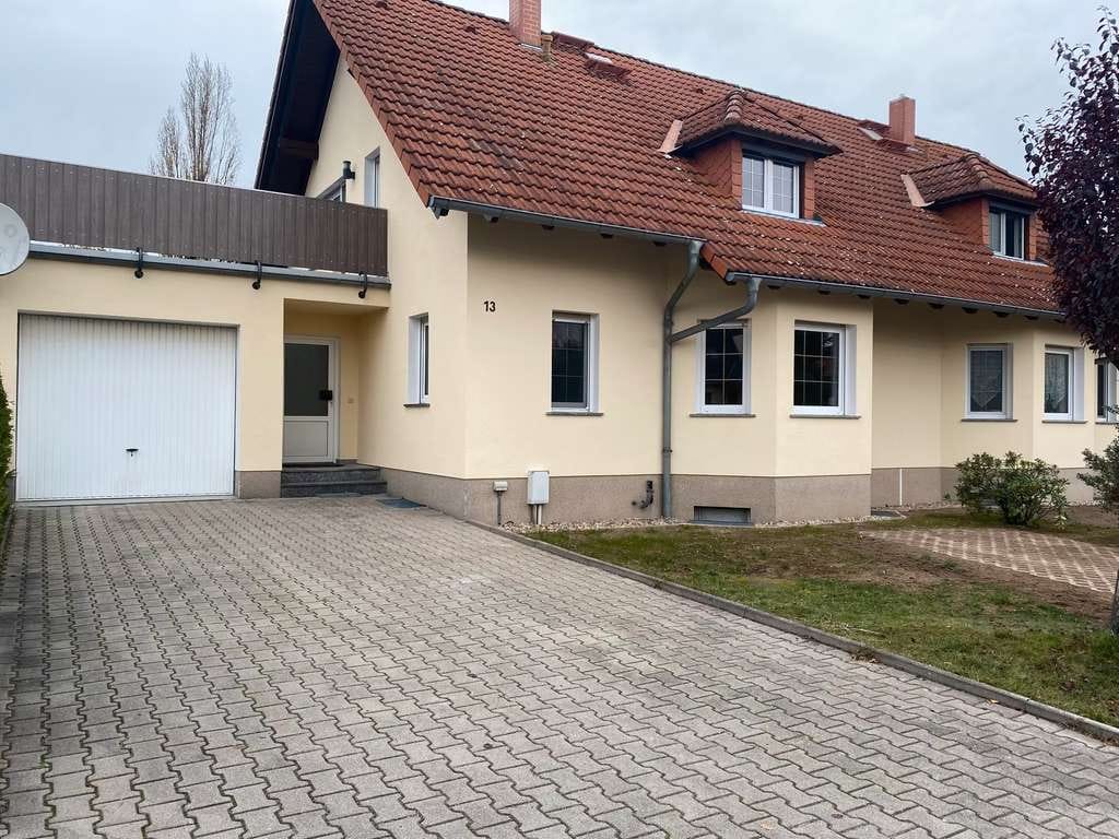 Immobilie in Priestewitz - Doppelhaushälfte mit Garten und Garage in Priestewitz zu verkaufen - Bild 0