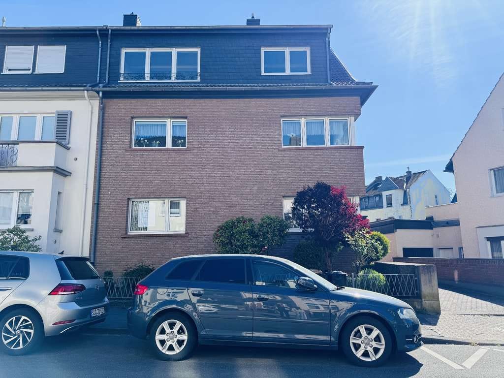 Immobilie in Siegburg - Für Kapitalanleger oder zur Eigennutzung: Solides Mehrfamilienhaus in zentraler Lage von Sieg - Bild 0