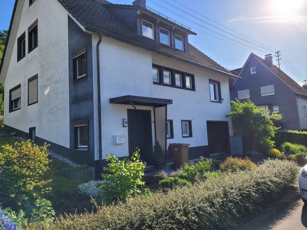 Immobilie in Daaden - Einfamilienhaus mit 6,5 Zimmern und Garage in Daaden (Biersdorf) - Bild 0