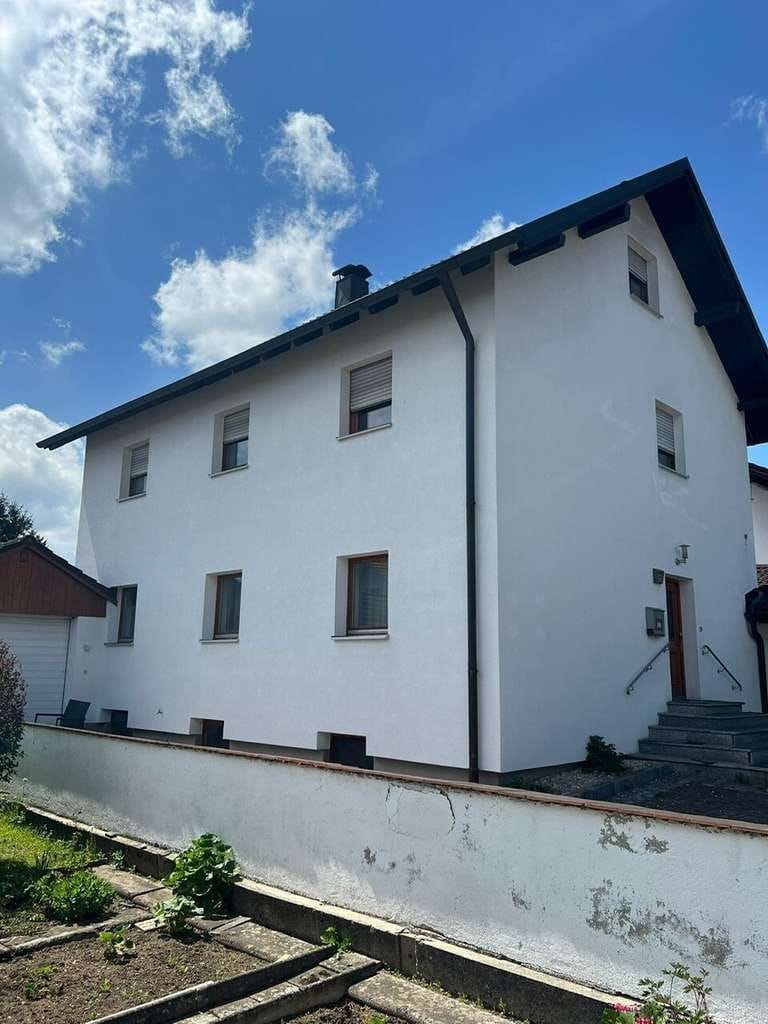 Immobilie in Biessenhofen - Vielseitiges Familienhaus in Altdorf - Raum für 1 bis 3 Parteien - Bild 0