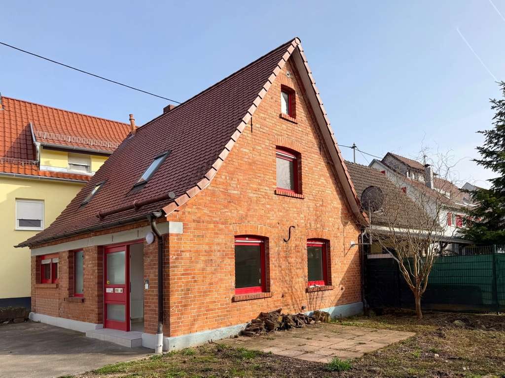 Immobilie in Rudersberg - Backsteinhaus in Rudersberg – Einfamilienhaus mit Scheune, Garten und viel Potenzial - Bild 2