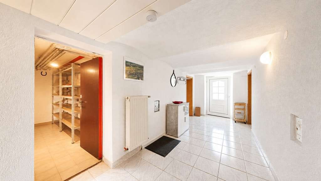 Immobilie in Kupferberg - Ein Refugium voller Möglichkeiten in Kupferberg - Gepflegtes Zweifamilienhaus - Bild 2
