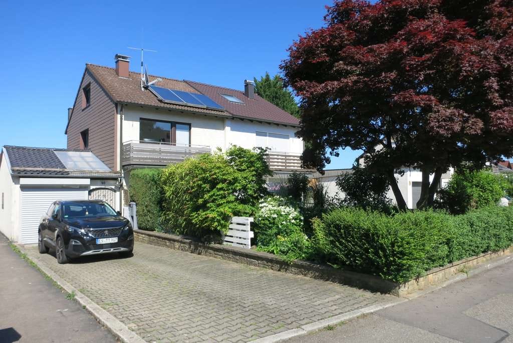 Immobilie in Baltmannsweiler - Charmantes Wohlfühlhaus für Familien - großer Garten! - Bild 1