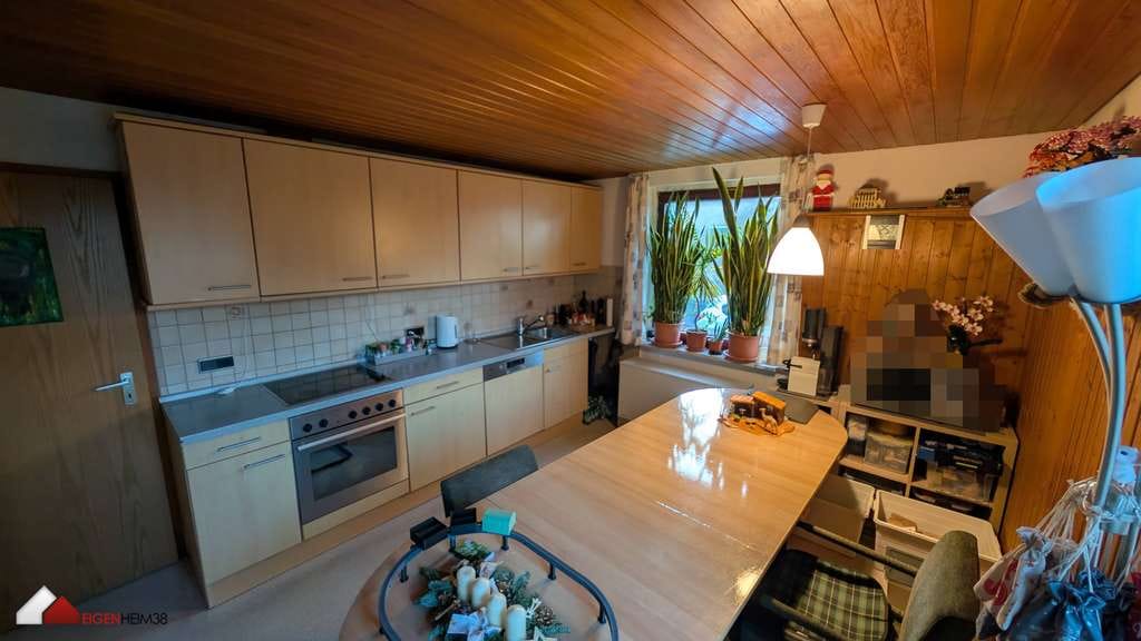 Immobilie in Cremlingen - Solides Einfamilienhaus auf großem Eckgrundstück in beliebter Lage von Cremlingen-Schandelah - Bild 4