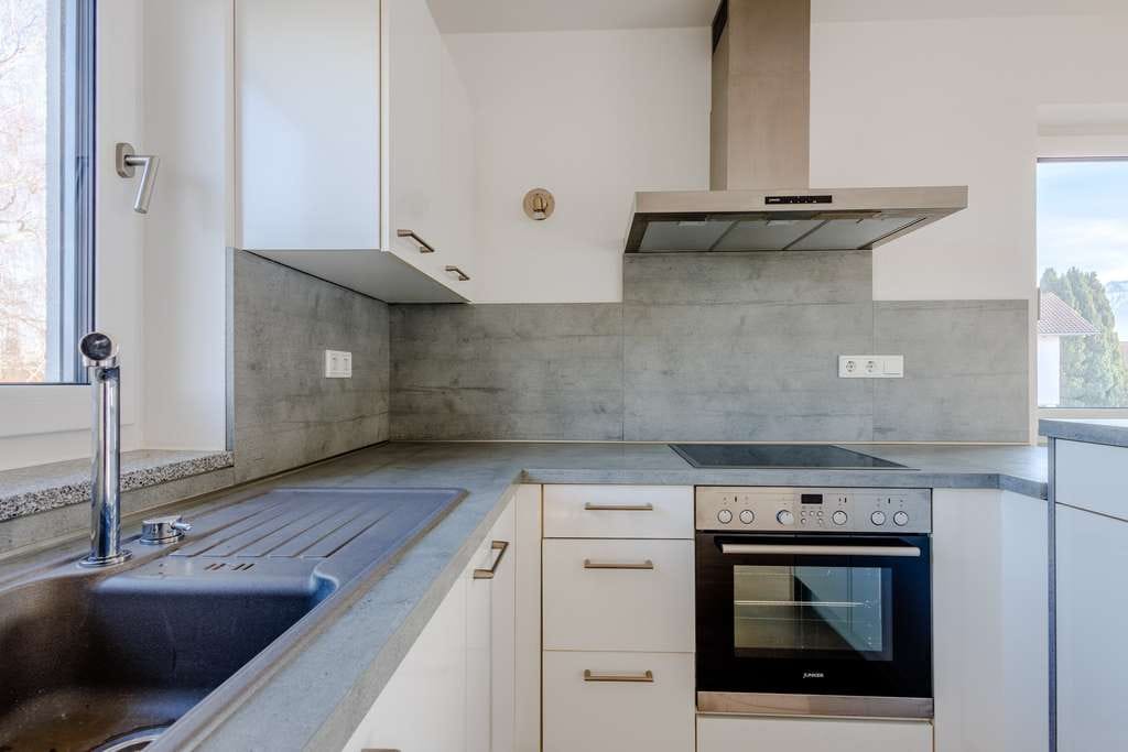 Immobilie in Übersee - Sehr helle Maisonette-Wohnung mit Bergblick und großer Loggia - Bild 2