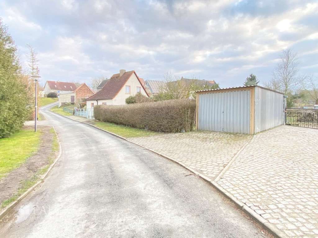 Immobilie in Mertendorf - Kompaktes Haus Nähe Naumburg und Osterfeld mit viel Garten und Natur rundum - KfW55-Standard möglich - Bild 2