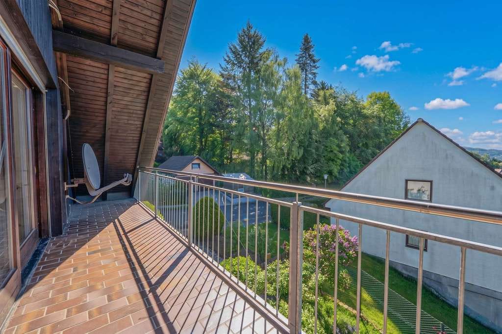 Immobilie in Simmelsdorf - Raum für die ganze Familie: Helles Einfamilienhaus mit sonnigem Garten und Kachelofen in Hüttenbach - Bild 4