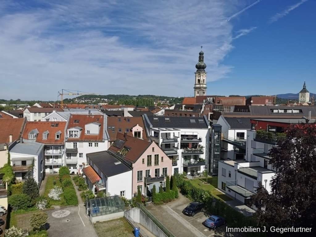 Immobilie in Deggendorf - Ideal zentral ! 2 - Zimmer Eigentumswohnung mit herrlichem Ausblick in Deggendorf. - Bild 4
