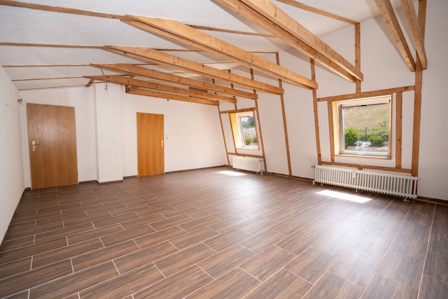Immobilie in Jestetten - Zuhause mit Weitblick - großzügiges Wohnen - ca. 295 m² Wohnfläche in traumhafter Ortsrandlage - Bild 2