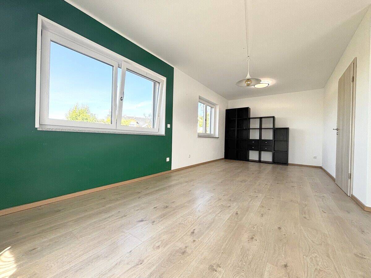 Immobilie in Windorf - MODERNES WOHNEN IM NEUBAUGEBIET: SÜSSES KLEINES EINFAMILIENHAUS FÜR PAARE ODER KLEINE FAMILIEN! - Bild 3