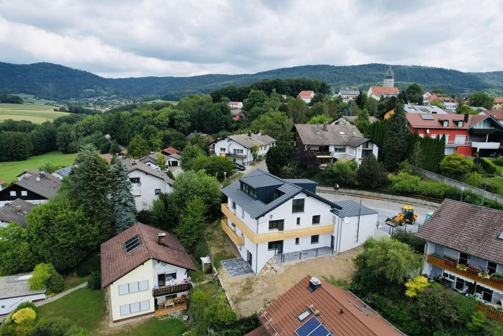 Immobilie in Lalling - Attraktive Kapitalanlage: Vermietete 2-Zimmer-Wohnung im KfW 55 Standard mit 4,3 % Rendite - Bild 0