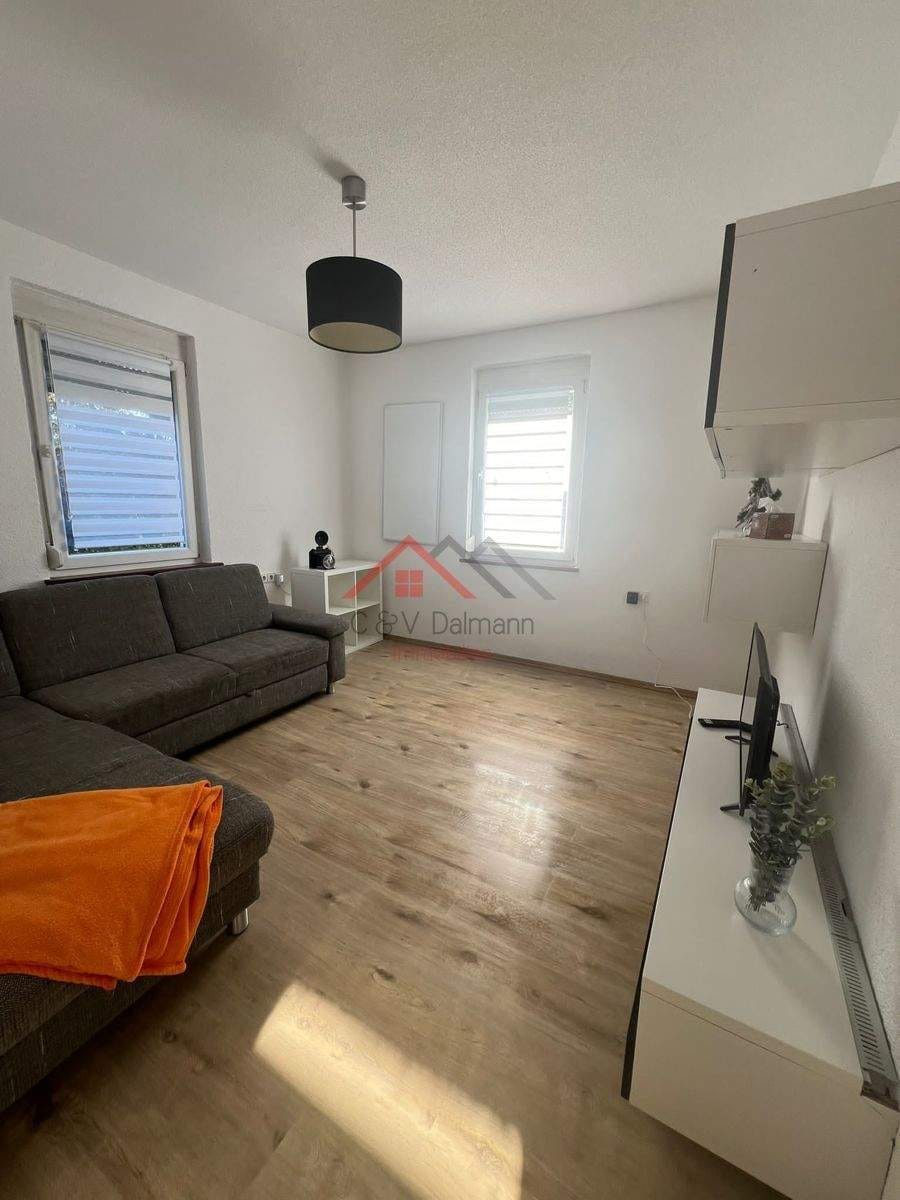 Immobilie in Trossingen - Doppelhaushälfte in ruhiger und bevorzugter Wohnlage von Trossingen. Legen Sie Ihr Kapital an! - Bild 1