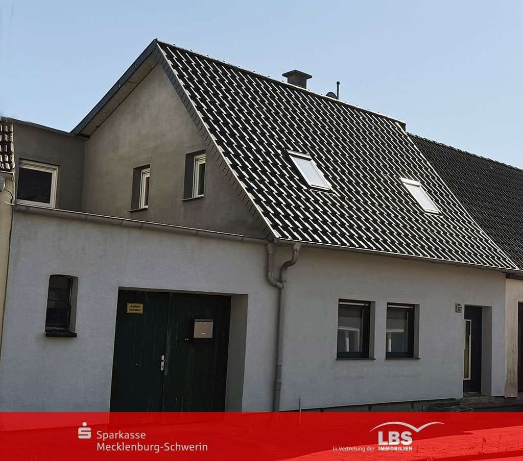 Immobilie in Plau am See - Modernes Familienhaus mit Garten - Bild 0