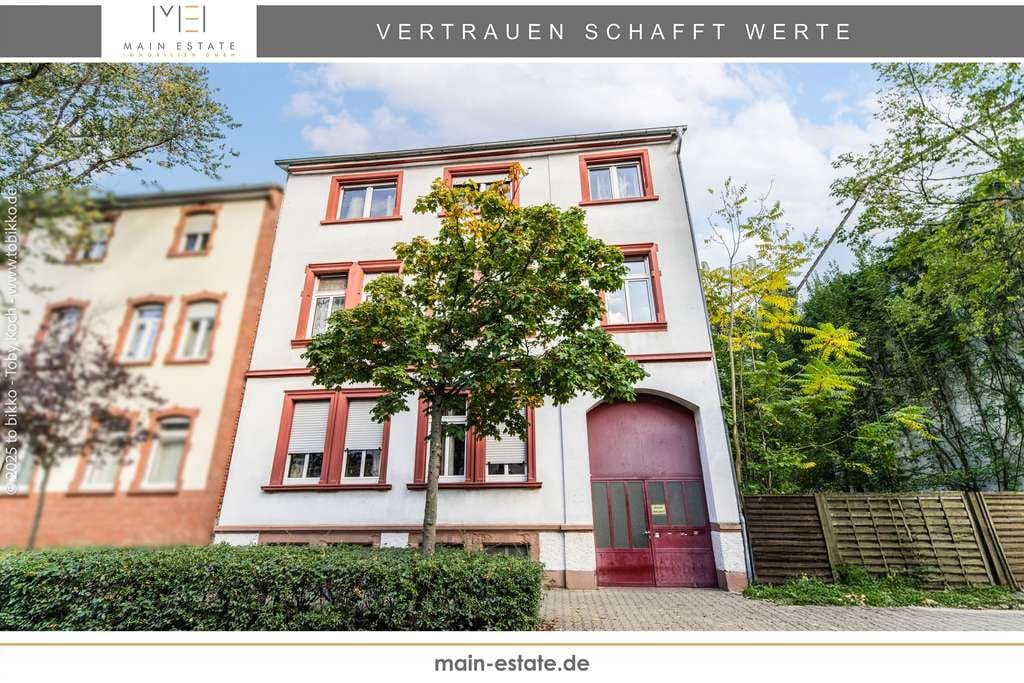 Immobilie in Neu-Isenburg - Stilvolles Mehrfamilienhaus mit Hinterhaus in zentraler Lage von Neu-Isenburg - Bild 0