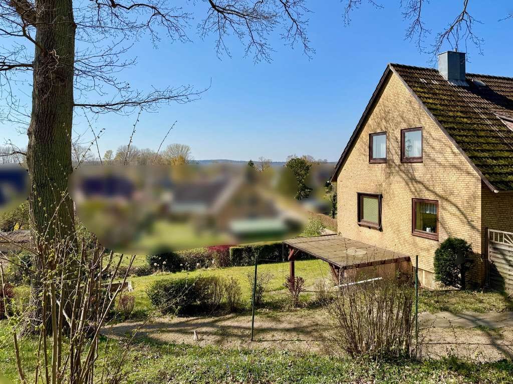 Immobilie in Bosau - Lage mit Aussicht - Älteres Familienhaus mit Gestaltungsspielraum - Bild 2