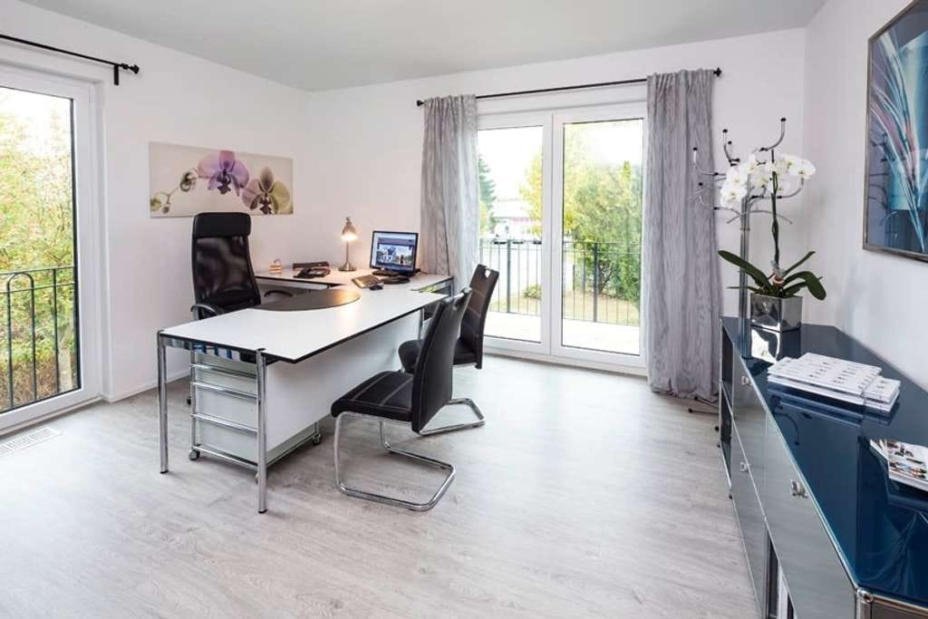 Immobilie in Schkölen - IHR neues Zuhause, einziehen und WOHLFÜHLEN! Familienfreundliche Stadtvilla ! - Bild 4
