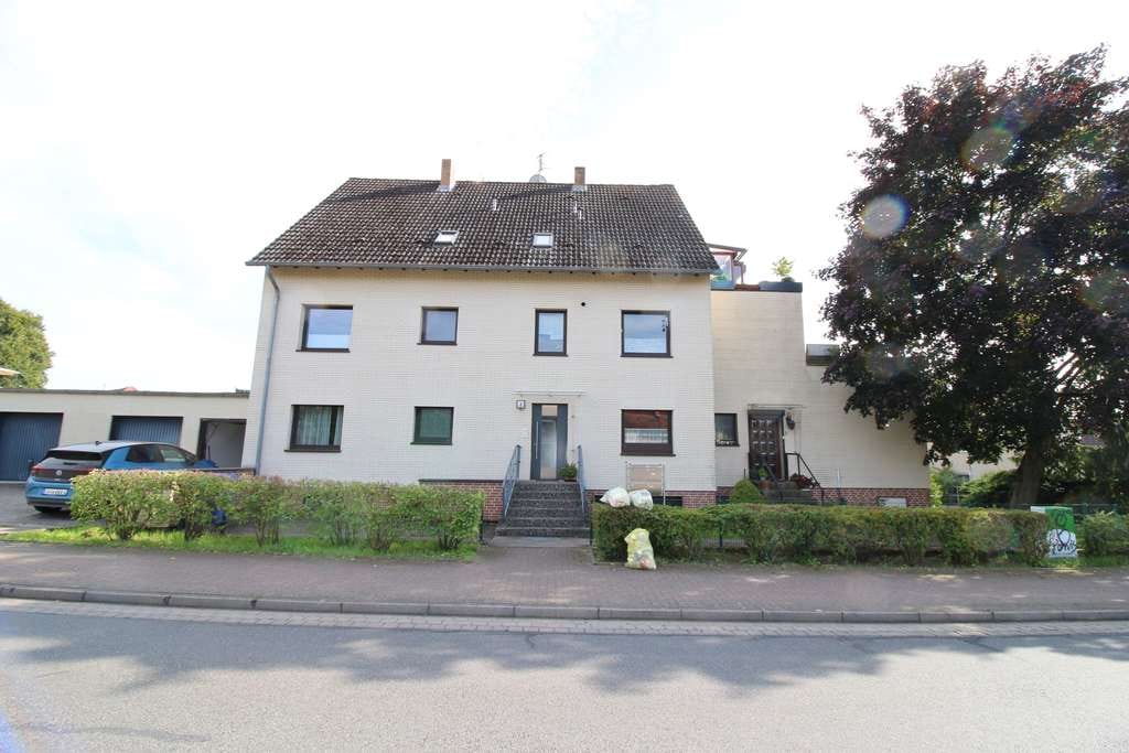 Immobilie in Lehre - 4-Zimmer-Eigentumswohnung mit Gartenzugang und 2 Garagen in Lehre - Bild 0