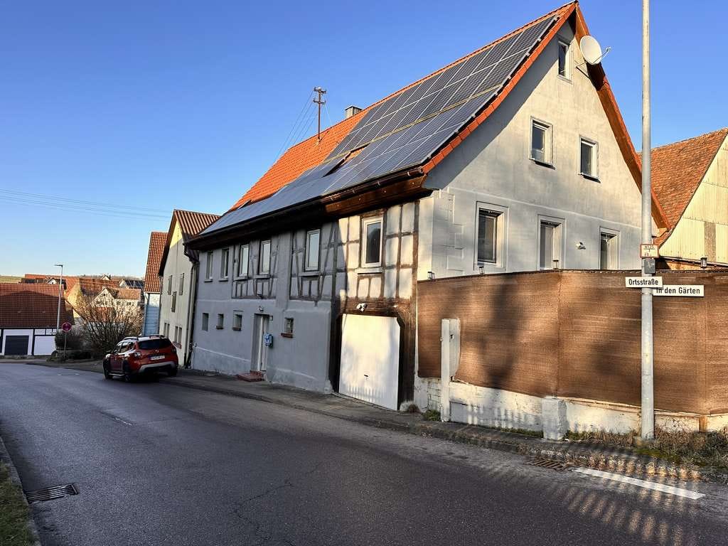 Immobilie in Blaufelden - Großzügiges Wohnhaus mit PV-Anlage, Nebengebäuden & Teilungspotenzial – Ortsrandlage Billingsbach - Bild 0