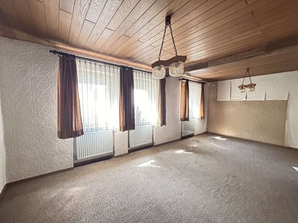 Immobilie in Röllbach - Einfamilienhaus mit Nebengebäuden und zusätzlichem Baugrundstück! - Bild 3