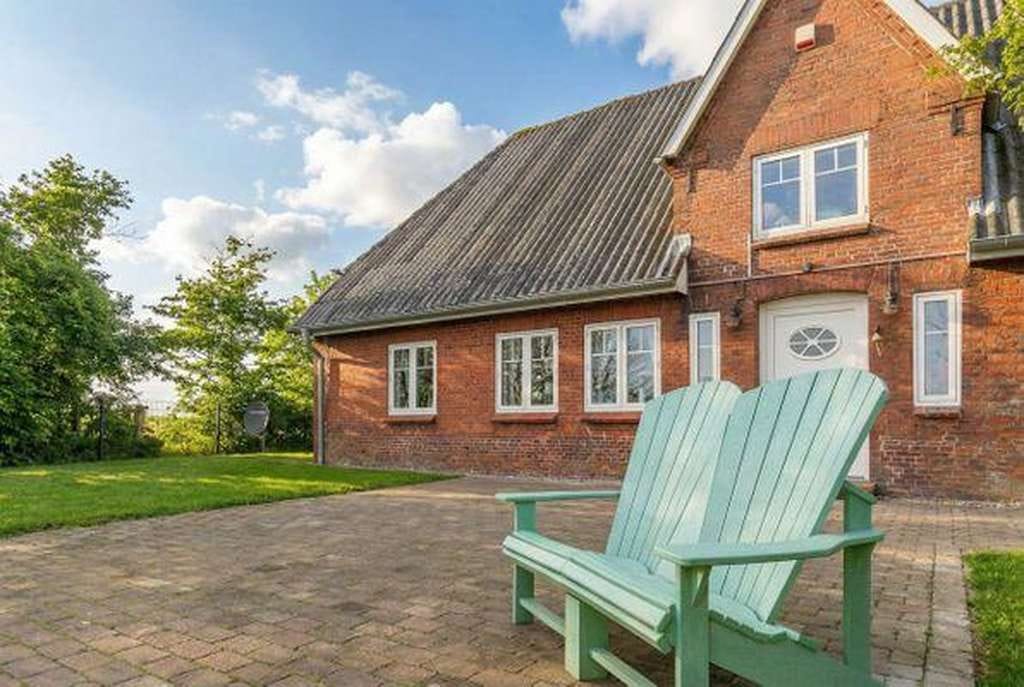 Immobilie in Emmelsbüll-Horsbüll - Historisches "Juwel am Deich" - Großzügiges Wohnen auf 1.800 m² Traumgrundstück nahe Sylt & Föhr - Bild 2