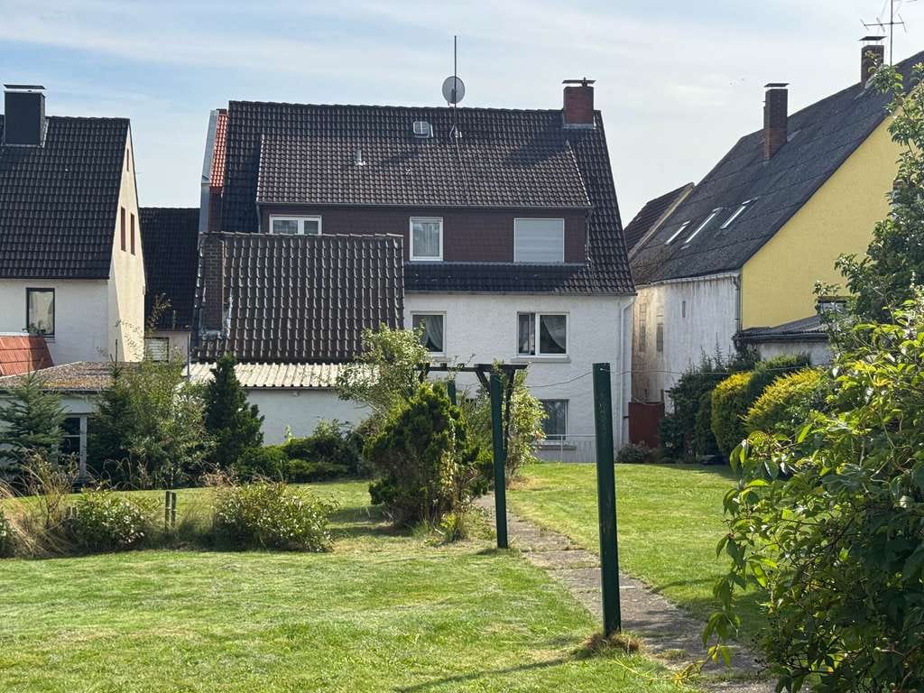 Immobilie in Barntrup - Barrierearm wohnen mit Zukunft – Großzügiges Wohnhaus mit separaten Zugängen & Entwicklungspotenzial - Bild 1