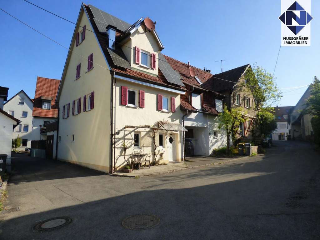 Immobilie in Frickenhausen - Gemütliches Reihenendhaus mit Dachterrasse und Galeriezimmer – ideal für Paare, kleine Familie - Bild 0