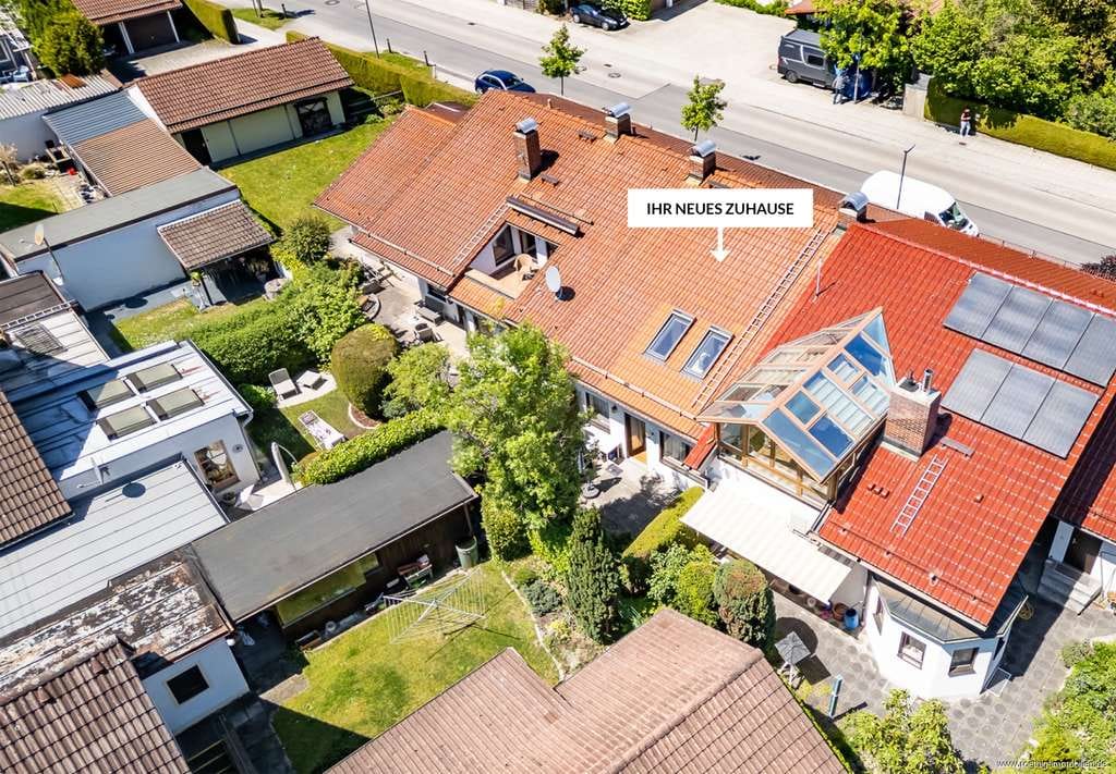 Immobilie in Putzbrunn - Familientraum am Stadtrand in der Waldkolonie Putzbrunn: Helles RMH mit Garten & zwei Einzelgaragen. - Bild 2
