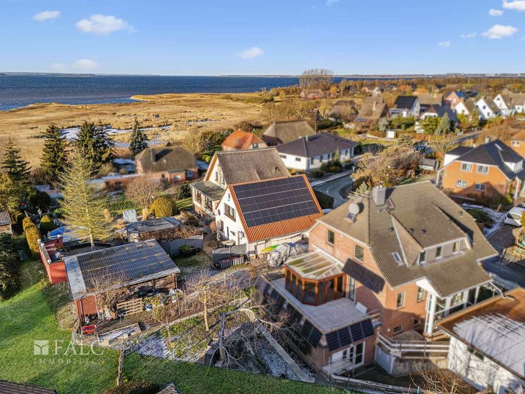 Immobilie in Benz - +++ Exklusive Küstenvilla Wismar: Ostseeblick, Meerzugang, Pool & Terrassenvielfalt +++ - Bild 2