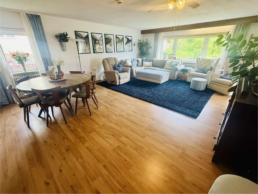 Immobilie in Niedermohr - Heute Mieteinnahmen – morgen Ihr Traumhaus | 245 m², großer Garten und Garagen - Bild 1
