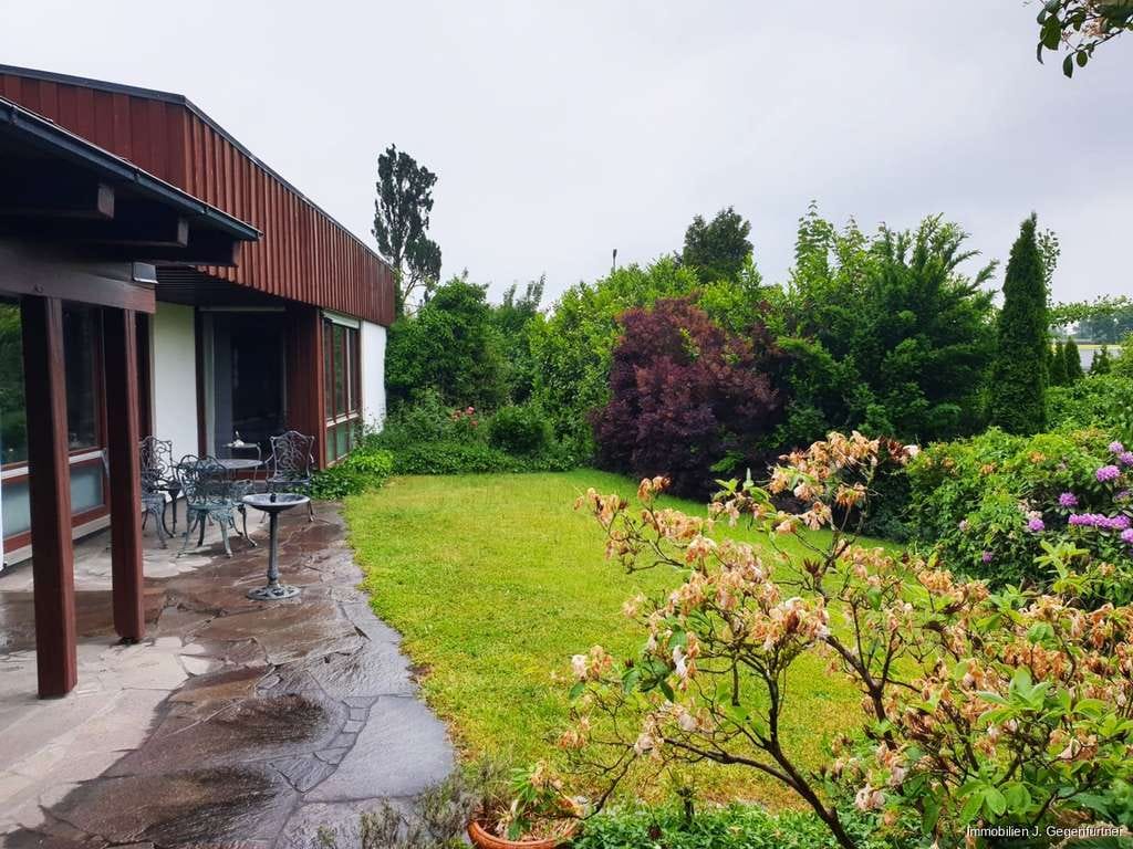 Immobilie in Hengersberg - Charmantes, großzügiges Wohnhaus in Hengersberg mit viel Potenzial. - Bild 1